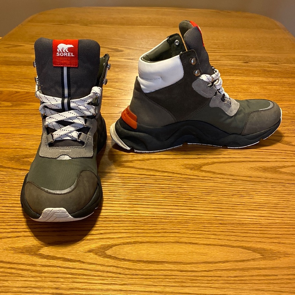 Sorel waterproof insulated boots